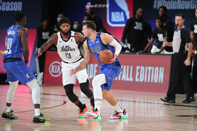 的激烈拼搏 的激烈拼搏